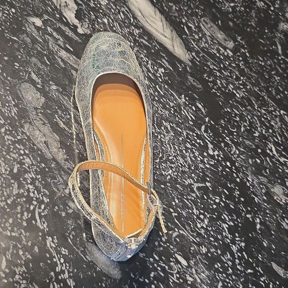 BRAND NEW REPORT METTLE SILVER DISTRESSED WOMEN'S FLAT - Picture 13 of 16